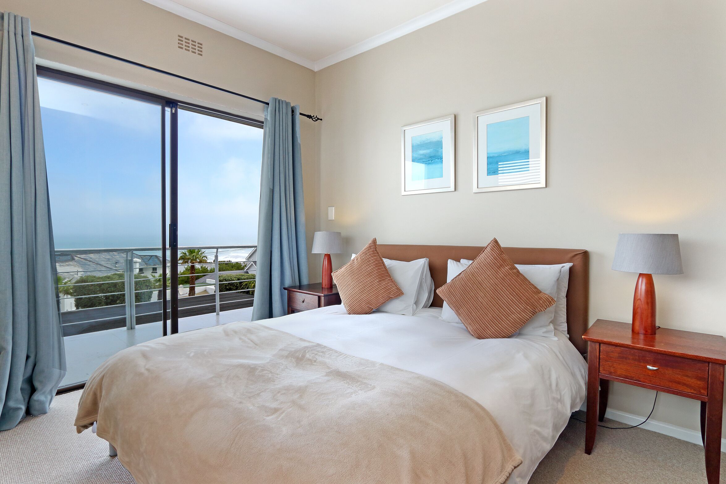 6 camere, una cassaforte in camera, ferro/asse da stiro