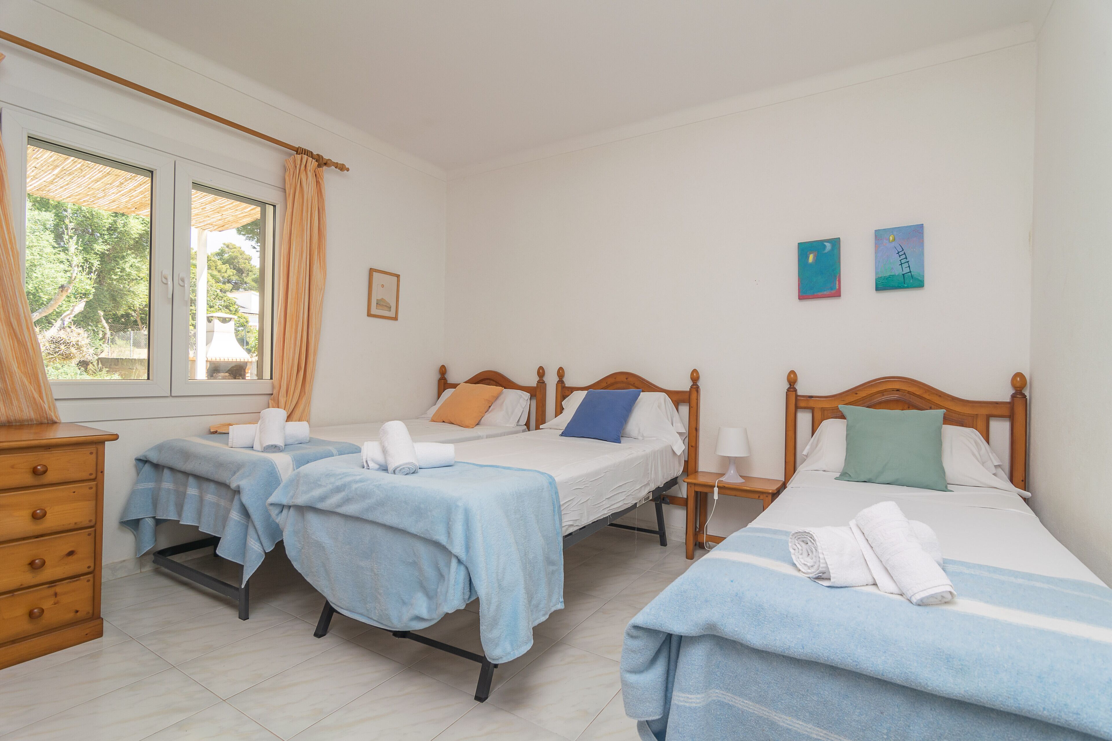 3 habitaciones, tabla de planchar con plancha y wifi gratis 