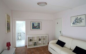 TV, fireplace - Comfortable apartment in a centuries-old farm, in the heart of the Tuscan countryside (Montevettolini - Monsummano Terme (PT))