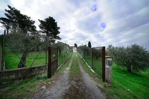 Comfortable apartment in a centuries-old farm, in the heart of the Tuscan countryside