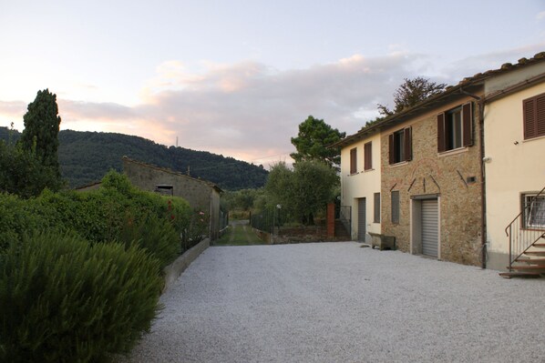 Exterior - Comfortable apartment in a centuries-old farm, in the heart of the Tuscan countryside (Montevettolini - Monsummano Terme (PT))