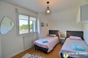 3 bedrooms, soundproofing, iron/ironing board, travel crib - Ma Maison à La Mer, Fouesnant, Brittany (Fouesnant)