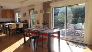 Dining - Ma Maison à La Mer, Fouesnant, Brittany (Fouesnant)