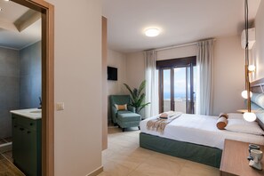 5 habitaciones, escritorio y tabla de planchar con plancha 