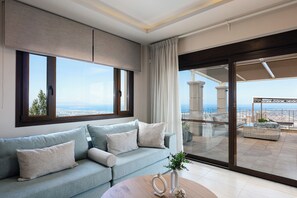 TV connectée, cheminée, console de jeux vidéo, lecteur de DVD