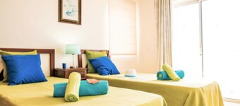 Villa w/ heatable pool & sea view in Galé