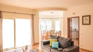 Tv, bordfodbold, bordtennisbord