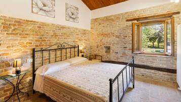 5 camere, ferro/asse da stiro, Wi-Fi, accesso in sedia a rotelle