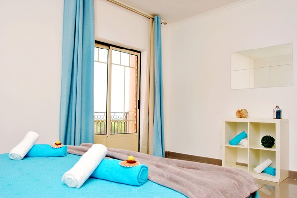 2 bedrooms, iron/ironing board, free WiFi, bed sheets - Cozy Apartment w/ Pool in Albufeira (Albufeira)