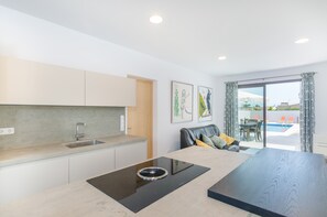 Fridge, microwave, oven, stovetop - CAN FOSC - Villa with private pool in Vilafranca De Bonany. Free WiFi (Vilafranca de Bonany)