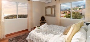 4 quartos, ferros/tábuas de passar roupa, Wi-Fi, roupa de cama