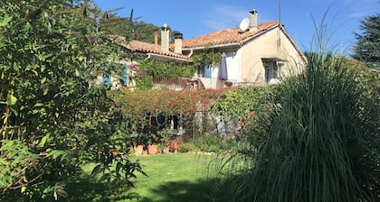 Gîtes in 18th century house with pool and garden, river