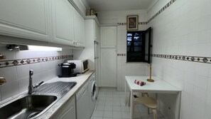 Refrigerador, microondas, horno y lavavajillas 