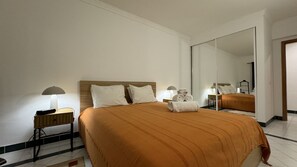 Iron/ironing board, free WiFi, bed sheets