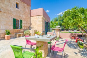 Outdoor dining - CAN POTDIR - Villa with private pool in Ariany. Free WiFi (Ariany)