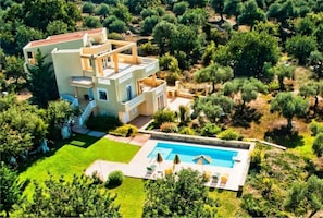 Exterior - Lux villa with swimming pool, playground, sea views and activities-Villa Danna (Rethymno)