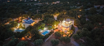 Lux villa with swimming pool, playground, sea views and activities-Villa Danna