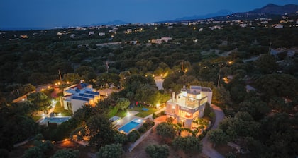 Lux villa with swimming pool, playground, sea views and activities-Villa Danna
