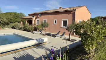 Piscine extérieure, piscine chauffée