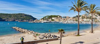 Sa Caleta - first line from sea