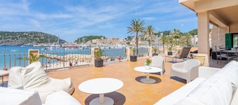 Sa Caleta - first line from sea