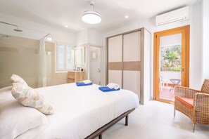5 slaapkamers, een strijkplank/strijkijzer, reisbedje, gratis wifi