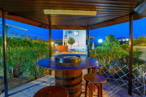 Villa Arsinoe Finiki: Piscine extérieure, climatisation, Wi Fi, vue sur la mer