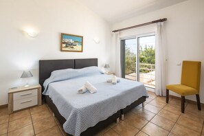 3 bedrooms, iron/ironing board, travel crib, WiFi