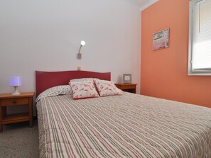 3 bedrooms, iron/ironing board - Cozy ground floor apartment in l´Escala (l'Escala)