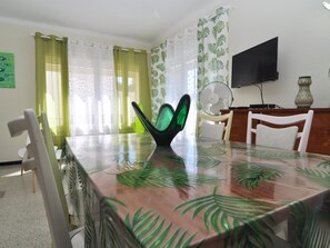 Dining - Cozy ground floor apartment in l´Escala (l'Escala)