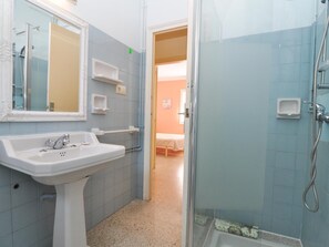 Bathroom - Cozy ground floor apartment in l´Escala (l'Escala)