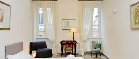 2 habitaciones, tabla de planchar con plancha y wifi gratis
