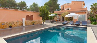 Villa Angela - with private swimming pool