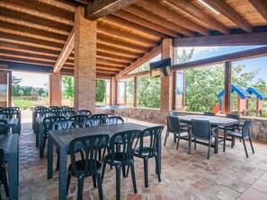 Outdoor dining - Magnificent 15 bedroom villa Spain|XXL Pool, BBQ, Gamesroom|Beaches & Barcelona (sils)