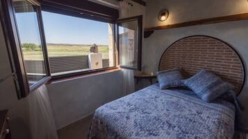 4 bedrooms, iron/ironing board, travel crib, free WiFi