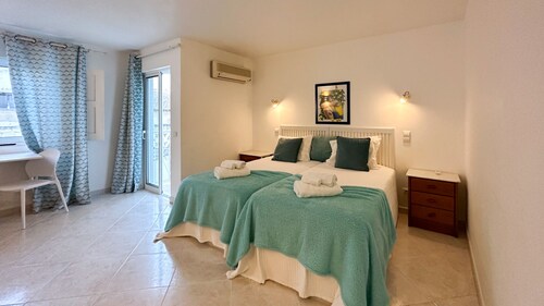 Sofeelings Quarto Mar_Piso 2, Baixa de Albufeira