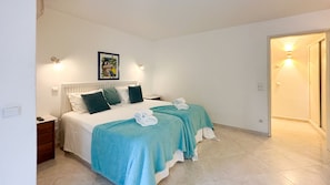 1 bedroom, in-room safe, free WiFi, bed sheets