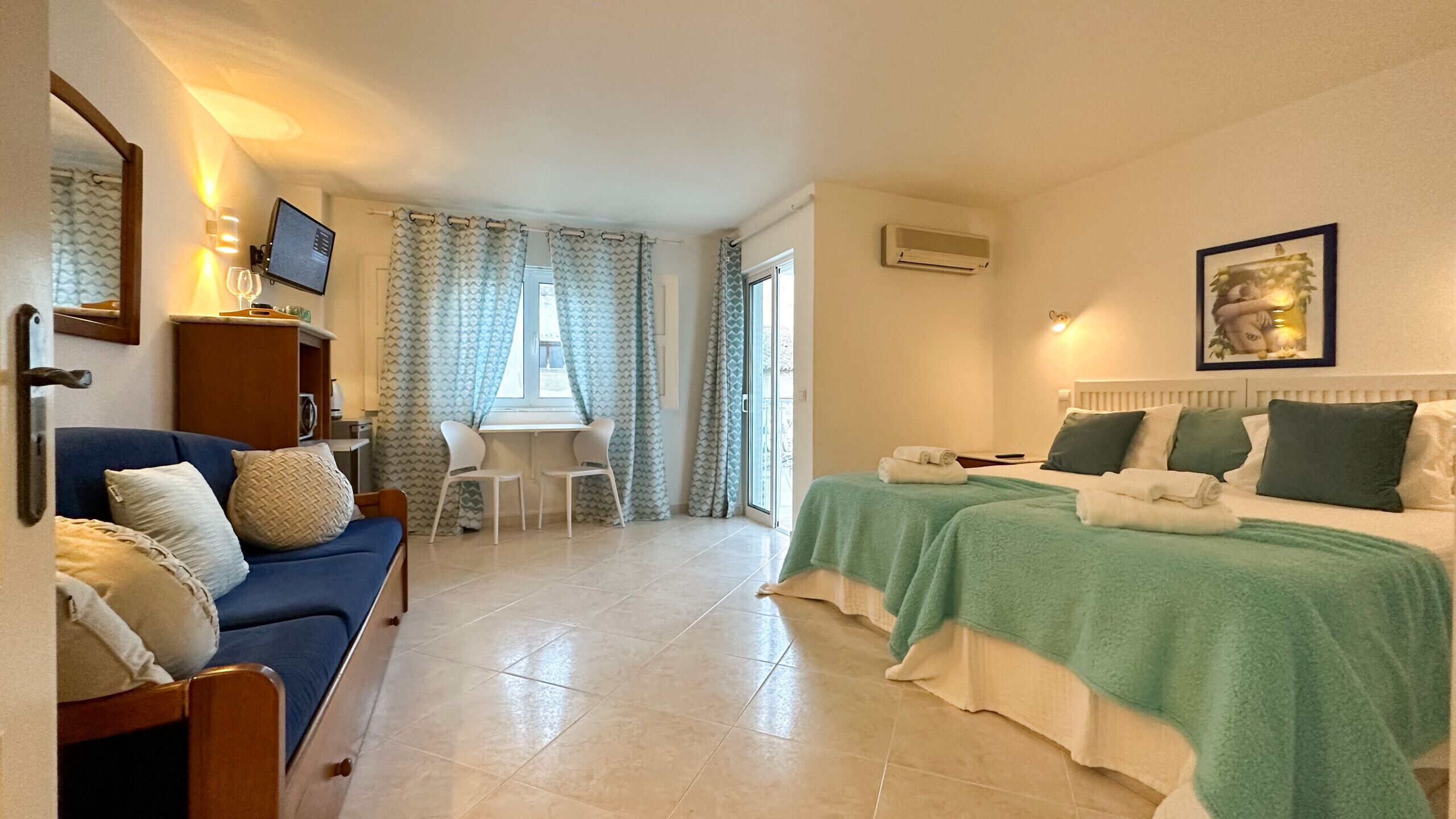 1 室のベッドルーム、セーフティボックス (室内)、WiFi (無料)、ベッドシーツ