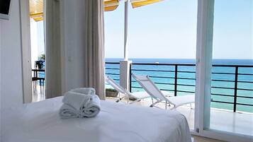 1 bedroom, in-room safe, iron/ironing board, free WiFi