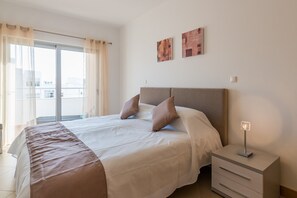 1 bedroom, in-room safe, iron/ironing board, free WiFi