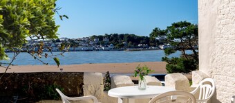 Caractère appartement de 3 chambres donnant sur la plage pour 5 personnes et prend 1 chien