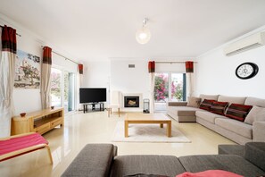 TV, fireplace, DVD player, ping pong