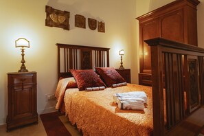 5 makuuhuonetta, silitysrauta/-lauta, Wi-Fi, vuodevaatteet