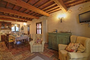 Interior - Villa with swimming pool in Mondavio, 20 km away from the Adriatic Sea (Mondavio)