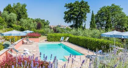 Villa with swimming pool in Mondavio, 20 km away from the Adriatic Sea