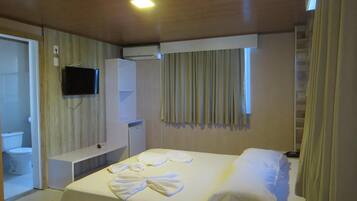 Escrivaninha, Wi-Fi de cortesia, roupa de cama