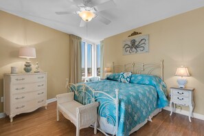3 slaapkamers, een strijkplank/strijkijzer, gratis wifi, beddengoed