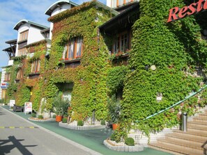 View from property - Rosengarten Hotel Restaurant (Sopron)