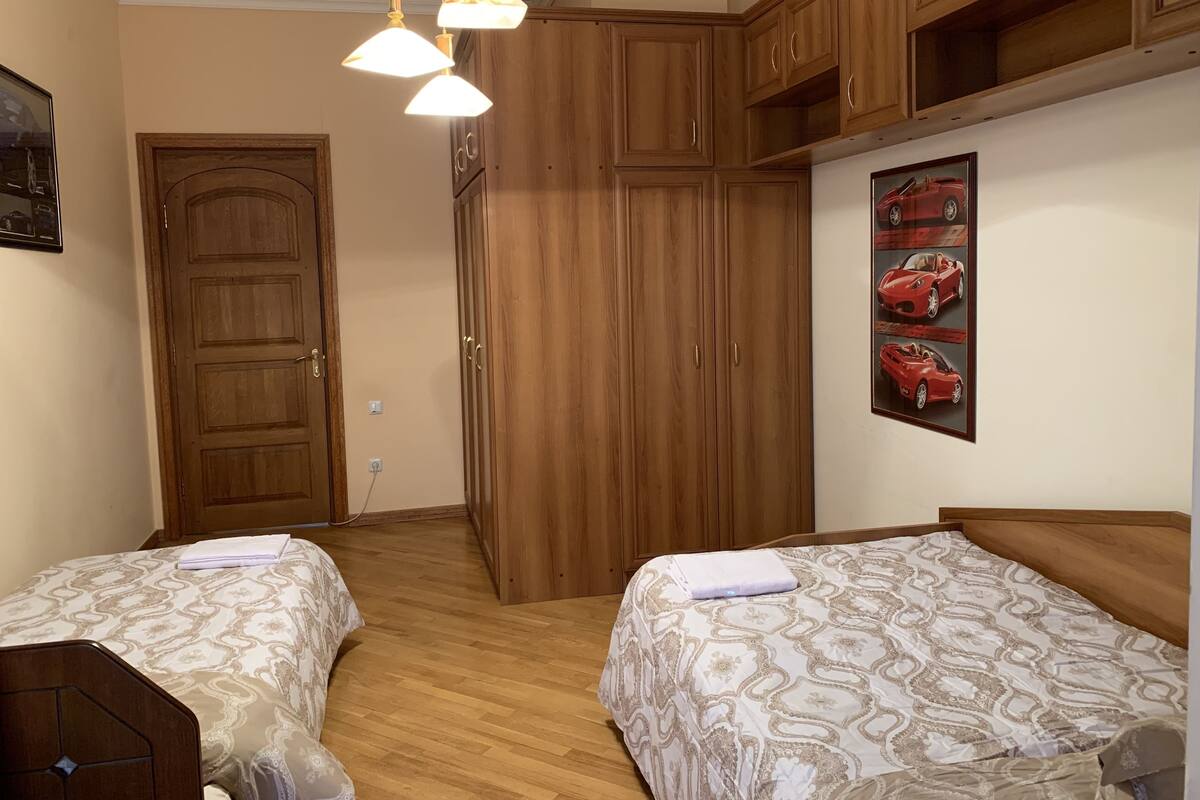 Iron/ironing board, free WiFi, bed sheets