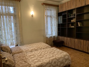 Iron/ironing board, free WiFi, bed sheets